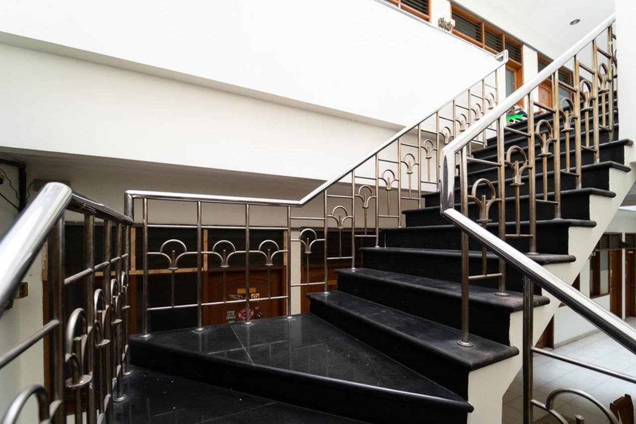 Koolkost Near Padjadjaran University - Minimum Stay 6 Nights Bandung Eksteriør billede
