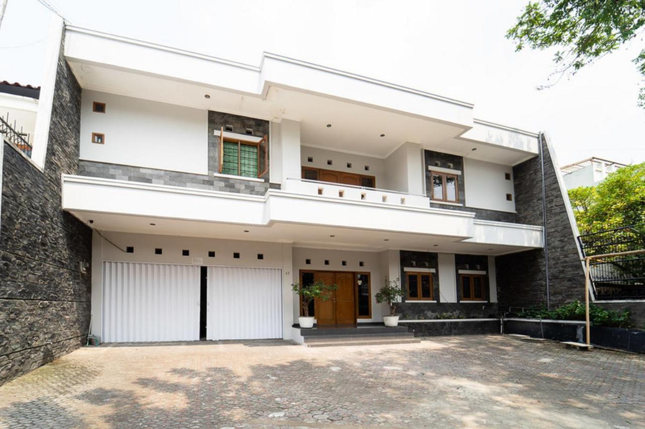 Koolkost Near Padjadjaran University - Minimum Stay 6 Nights Bandung Eksteriør billede